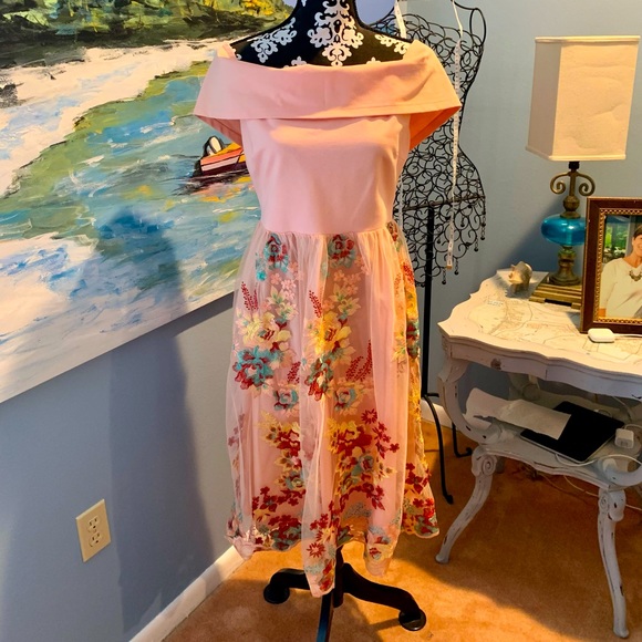 Gianni Bini Dresses & Skirts - Gianna Bini Spring & Summer Floral, Off-Shoulder